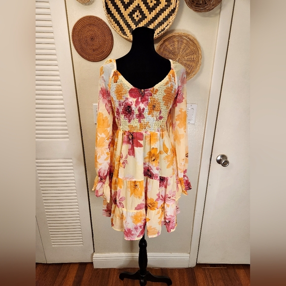 LAST ONE! Square Neck Yellow Floral Mini Dress With Flutter Sleeves NWT - Picture 8 of 11